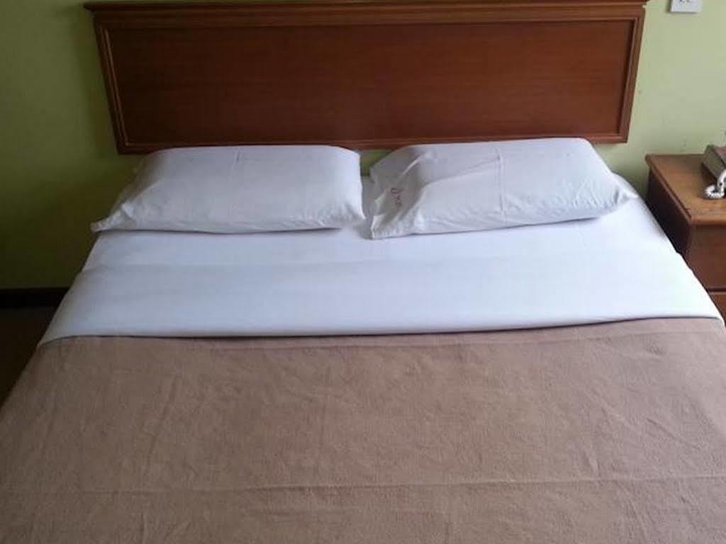 Laila Inn Kuching Luaran gambar